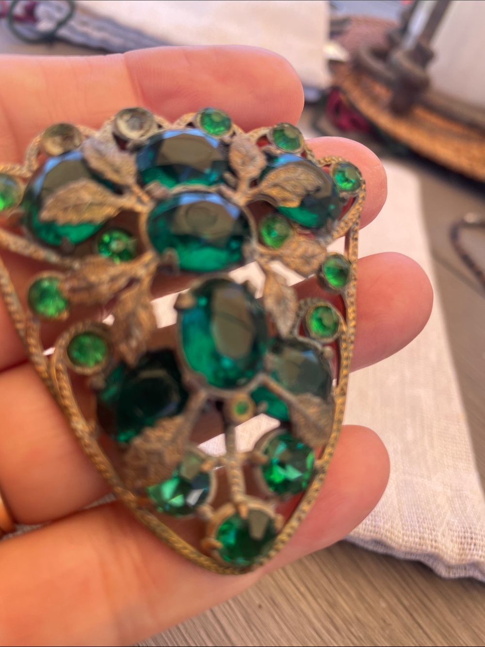 Vintage Emerald Green Rhinestone Shield Brooch - Picture 7 of 7